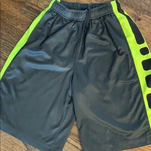 Nike Elite shorts youth large